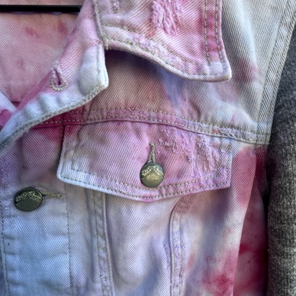 FREE PEOPLE tie-dye jean jacket! Distressed with gray sleeves. Medium - Picture 4 of 5
